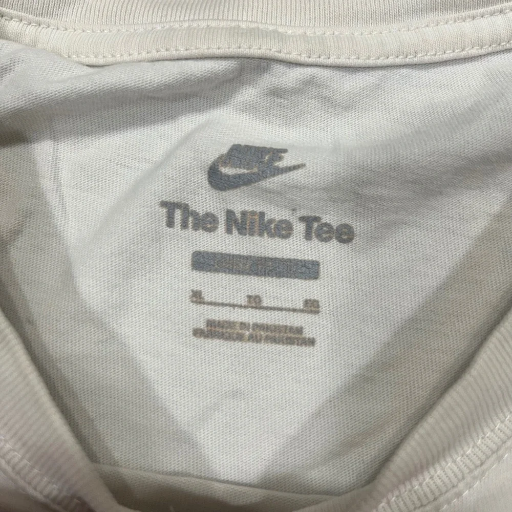 Nike Mens Served Fresh Dumpling Graphic T-Shirt White XL Short Sleeve Tee